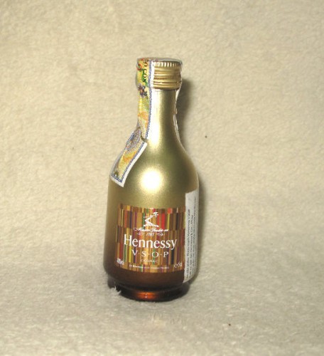 Rượu Mẫu thủy tinh cao cấp Hennessy 2015